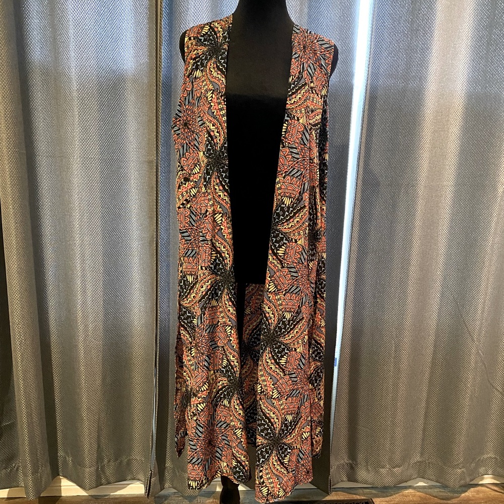 Vest size M $12